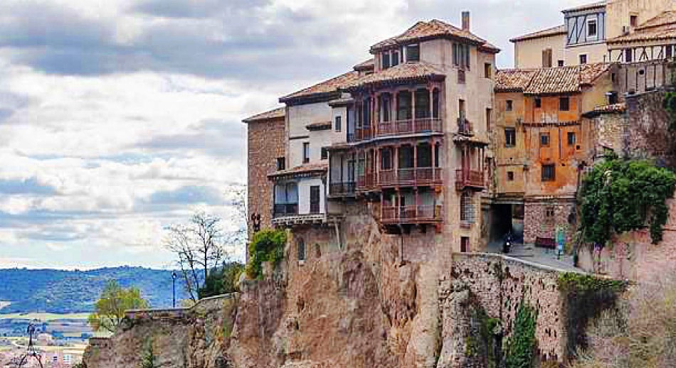 Cuenca y las casas colgantes 