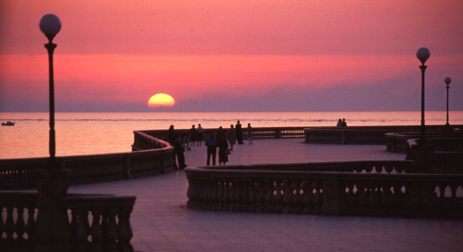 2 Livorno terrazzamascagni Apt Costa Etruschi