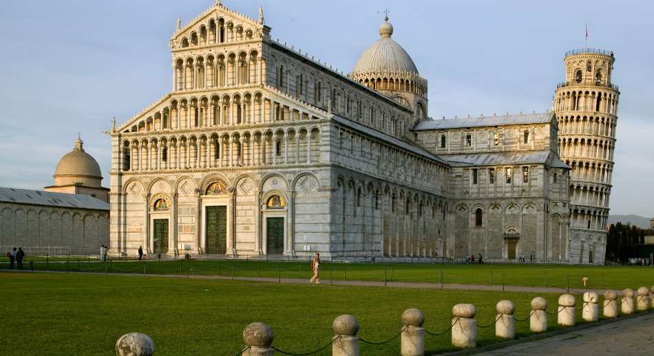 6 En Pisa Piazza Duomo archivio Toscana Promozione Turistica