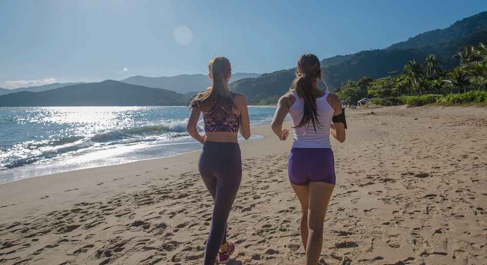 7 Deporte en verano caminar por la playa