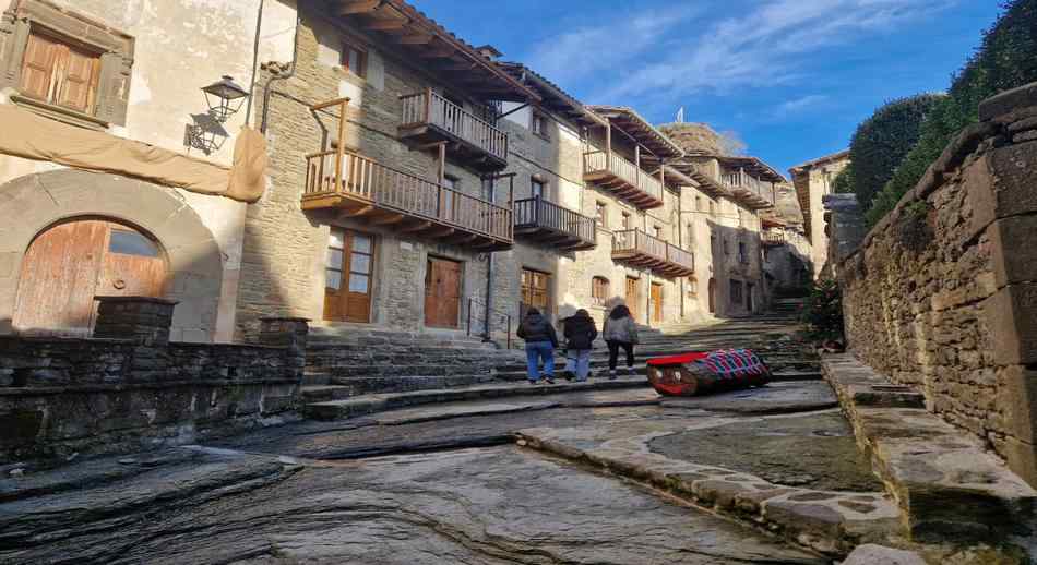 Calle_del_Fossar_Rupit.jpg