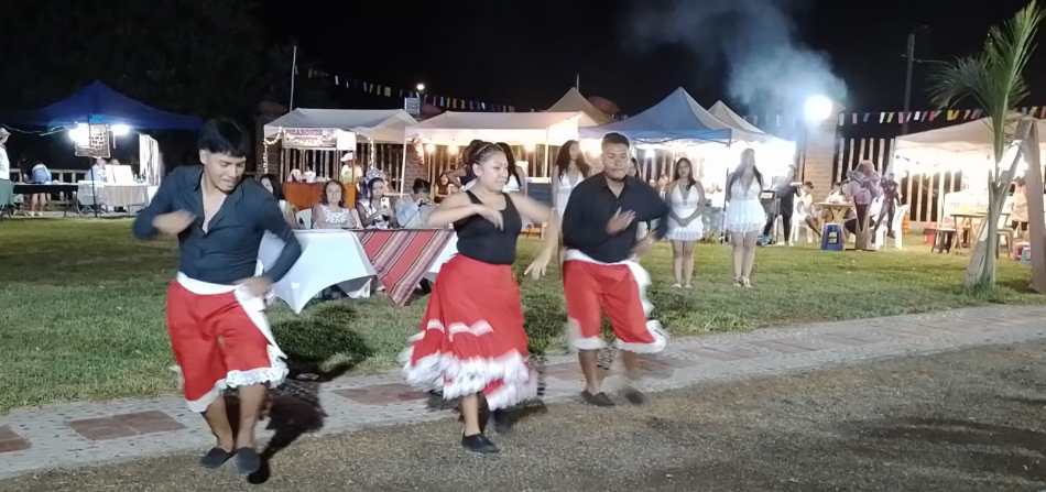 Danzas_Cerro_Azul_Perú.jpg