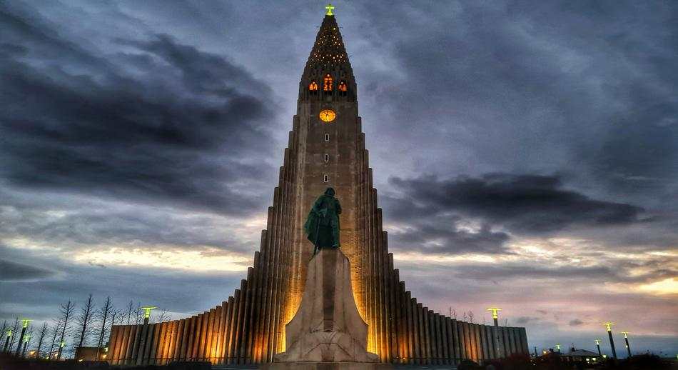 Islandia Reikiavik iglesia de Hallgrímskirkja 1