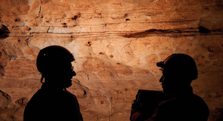 La Cueva de la Vila tiene Gravados Prehistóricos