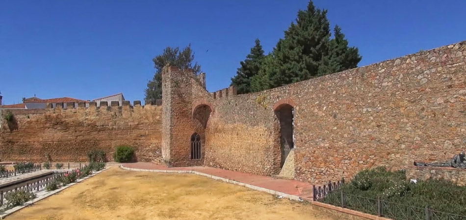 La Ruta del Rey Jayón - La muralla de Llerena