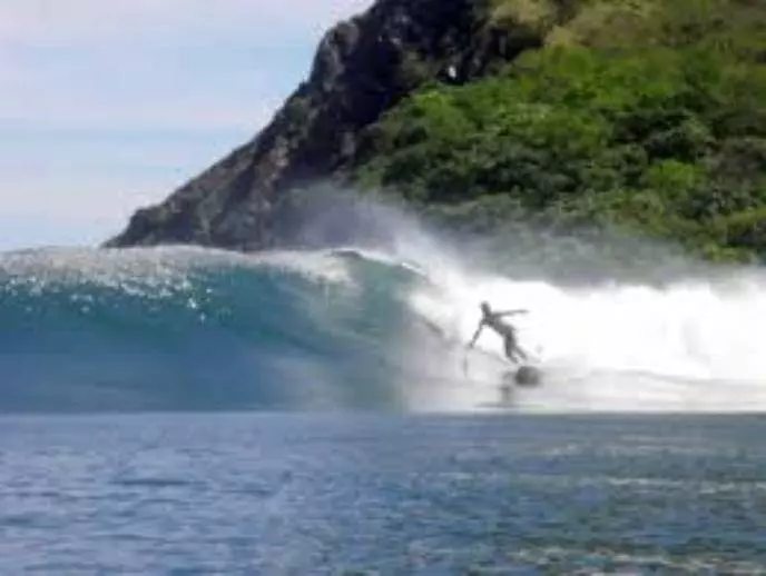 Las mejores playas para surfear en Costa Rica