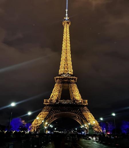 Torre Eiffel París by Michel Barcelo