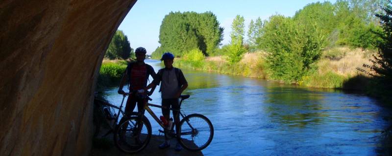 Una experiencia turística y fluvial sigloXVIII con Ciclistas