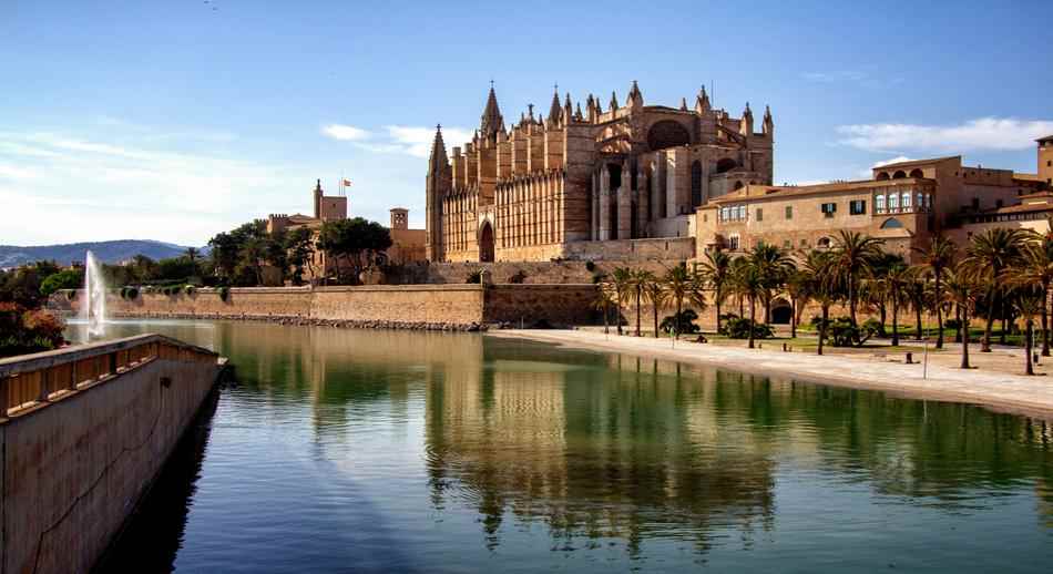 Yves Alarie Catedral de Palma de Mallorca unsplash