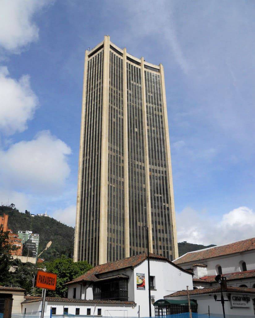 Imponente  edificio  Hotel Tequendama