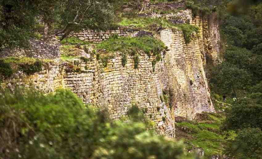 muros de piedra de la Fortaleza de Kuélap 1