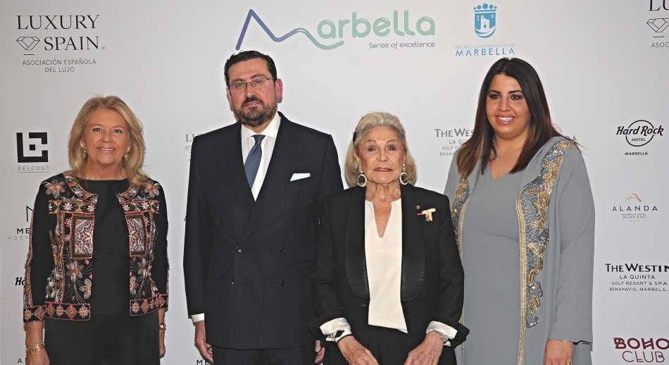  Princesa Béatrice d'Orléans y la Alcaldesa de Marbella, el Embajador de España en Kuwait, la Presidenta Ejecutiva de la Asociación Española del Lujo
