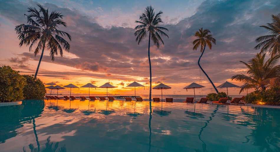 Puesta de sol en islas Maldivas