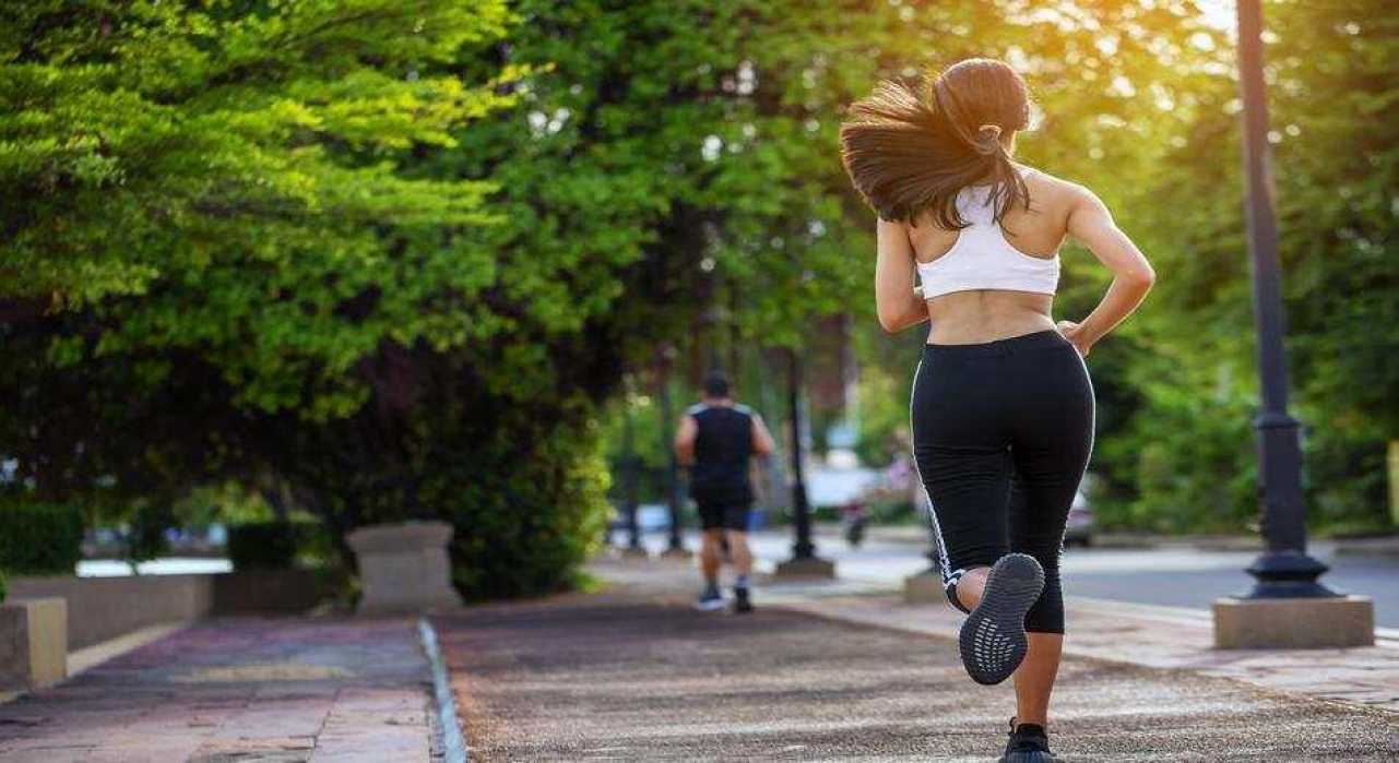 Piernas ligeras todo el verano: adiós hinchazón, hola alivio