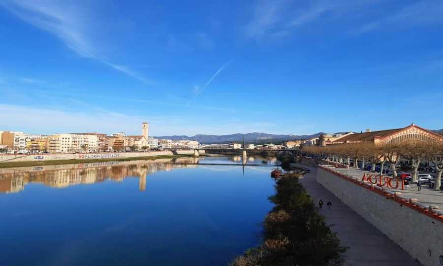 Tortosa: Entre las Aguas del Ebro y la Historia Arraigada