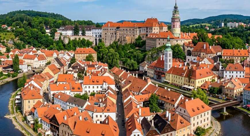 Český Krumlov, la ciudad checa donde el río dibuja un castillo de cuento y el tiempo parece haberse detenido