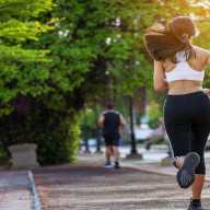 Piernas ligeras todo el verano: adiós hinchazón, hola alivio