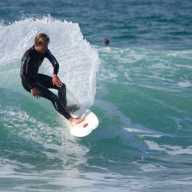 Comienza la mejor época del año para surfear en Lisboa