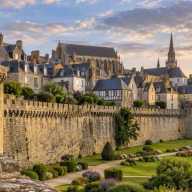 Vannes, entre murallas históricas y encanto bretón