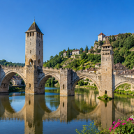 Cahors, entre patrimonio medieval y paisajes del valle del Lot