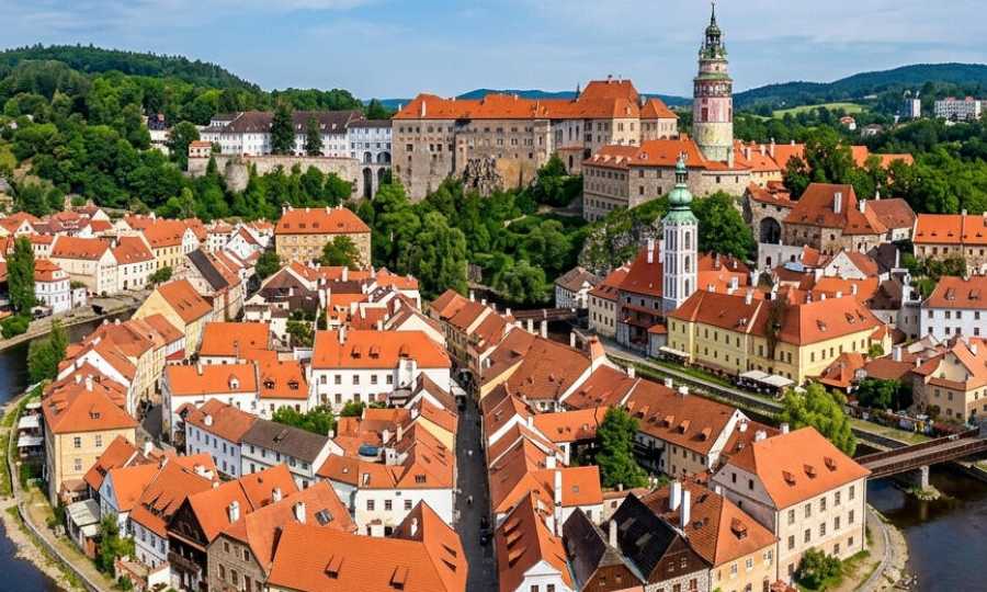 Český Krumlov, la ciudad checa donde el río dibuja un castillo de cuento y el tiempo parece haberse detenido