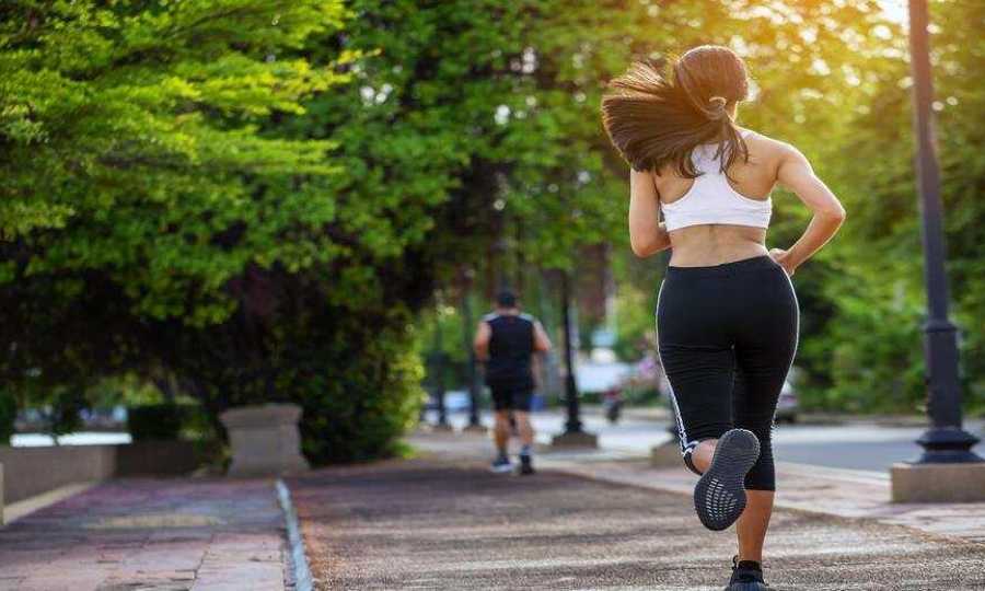 Piernas ligeras todo el verano: adiós hinchazón, hola alivio
