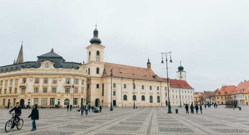SIBIU, LA JOYA MEDIEVAL DE RUMANÍA QUE SORPRENDE A CADA PASO