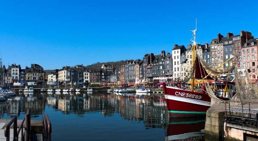 Honfleur, el pequeño puerto normando que inspiró a artistas y viajeros