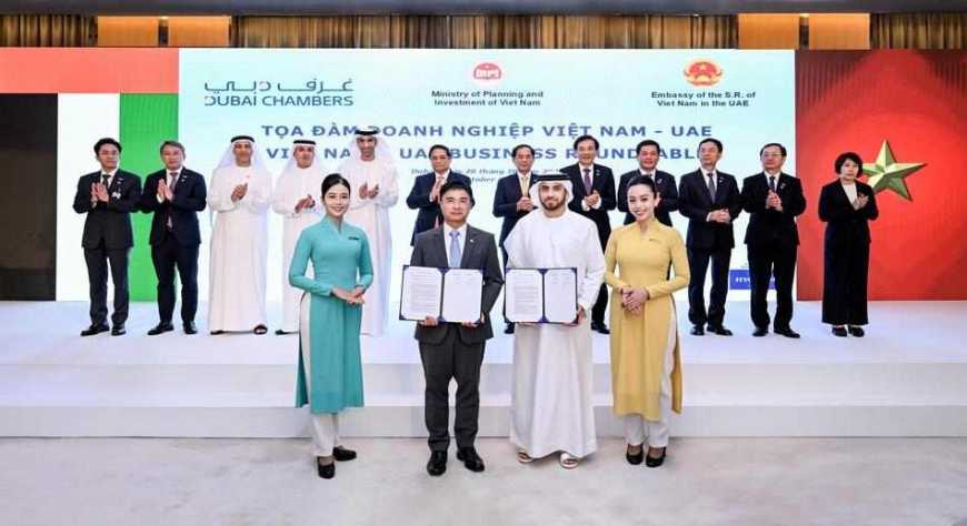 Emirates firma Memorandos de Entendimiento estratégicos con Vietnam Airlines y VietJet