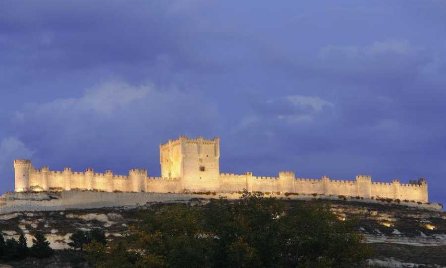 Peñafiel: Donde la historia se brinda y el cordero es ley